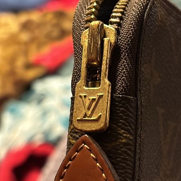 Louis Vuitton Monogram Poche Escapade Organizer Wallet - Picture 8 of 15